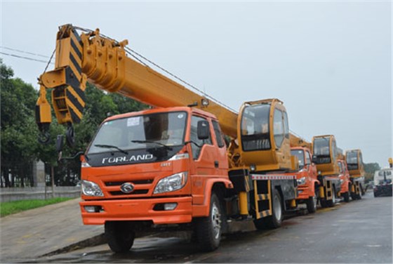 小型汽車起重機