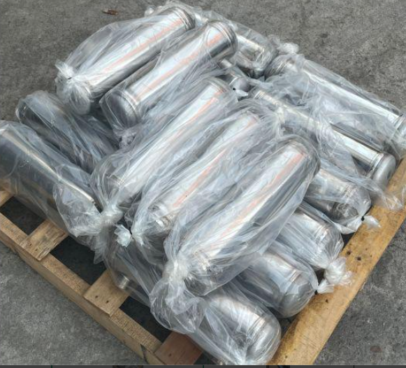 列管式水冷換熱器打包發(fā)貨