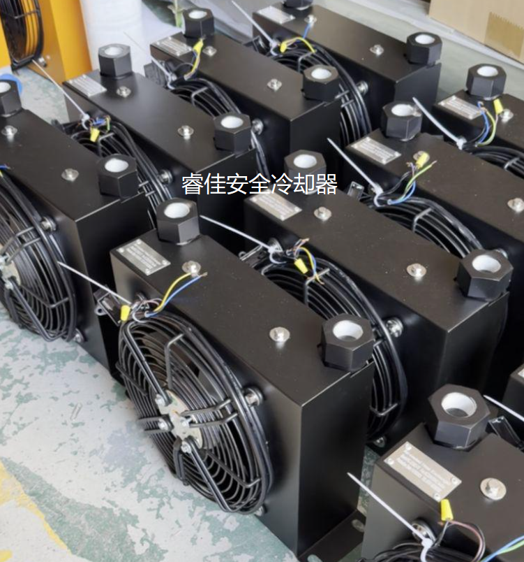 風(fēng)冷式冷卻器打包發(fā)貨