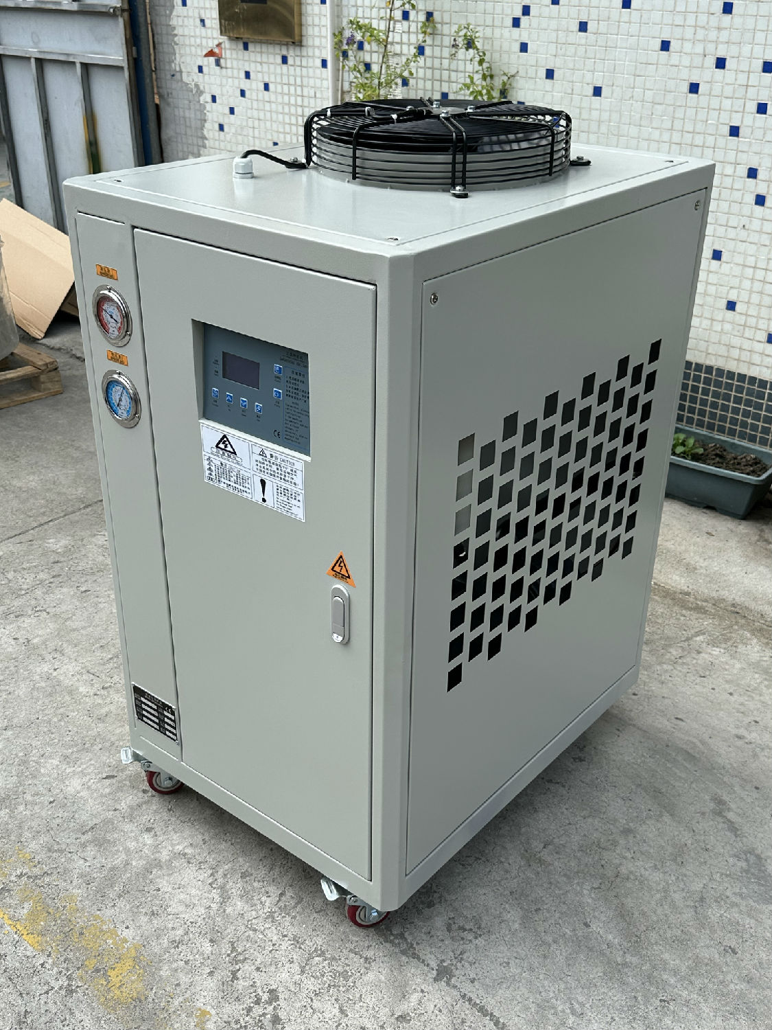 冷水機產品打包發貨