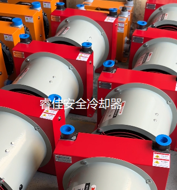 防爆風(fēng)冷散熱器打包發(fā)貨