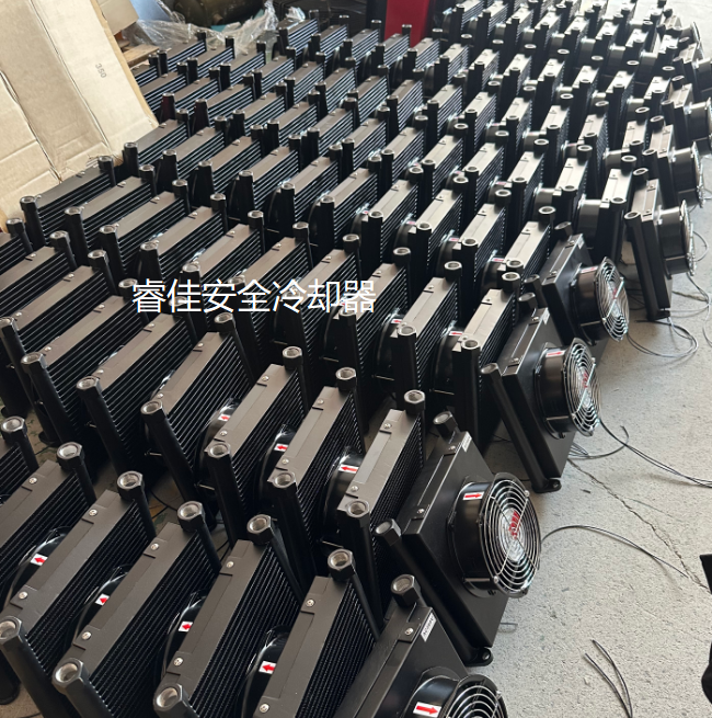 風(fēng)冷式<font color='red'>換熱器</font>的優(yōu)勢與應(yīng)用場景