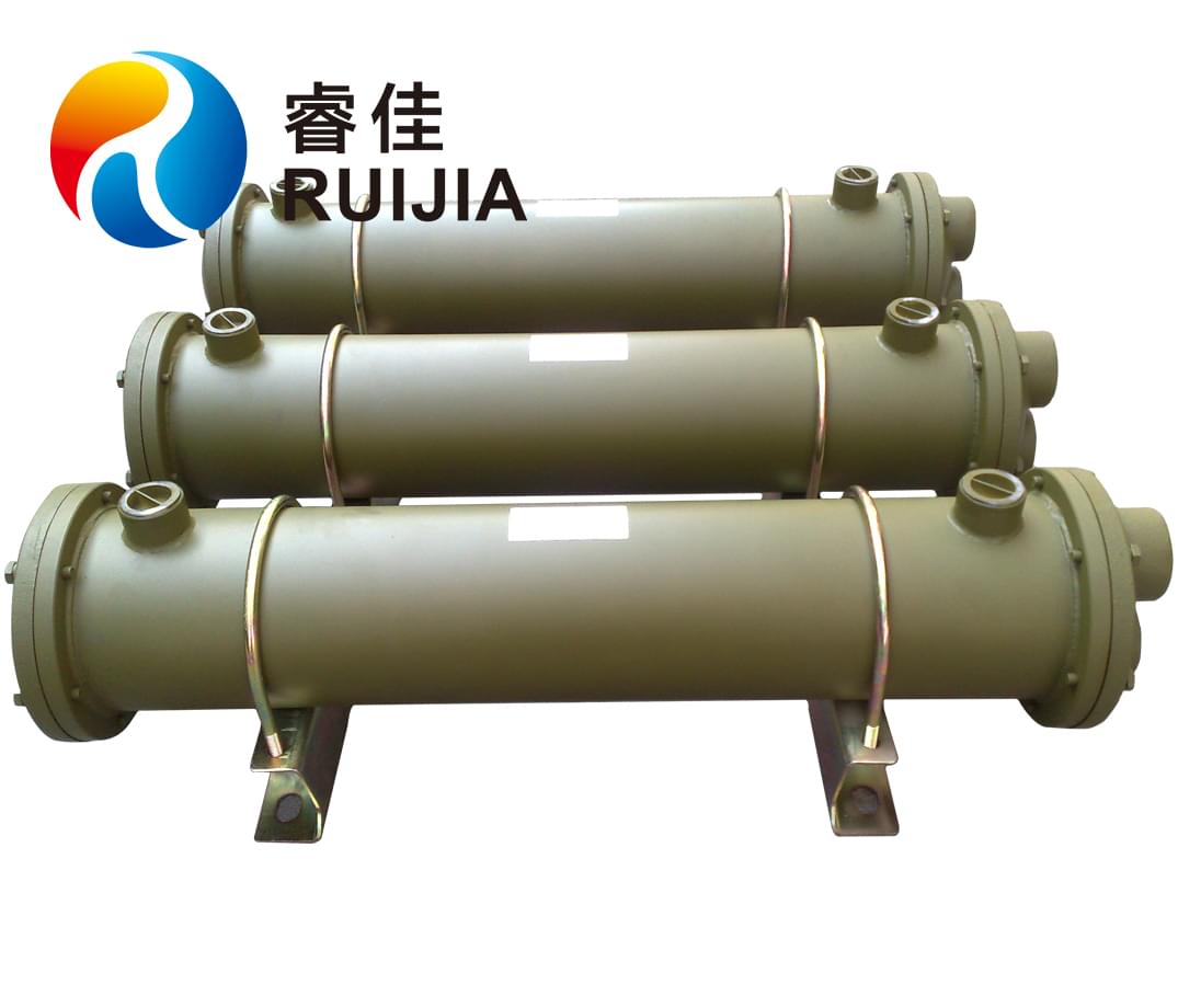 注塑機(jī)要冷卻用<font color='red'>風(fēng)冷器</font>好還是水冷卻器好？