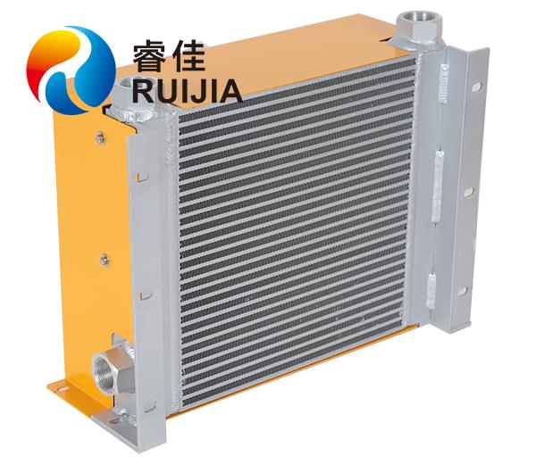 什么讓廣西容縣客戶三度選擇RJ-355<font color='red'>液壓風冷卻器</font>？