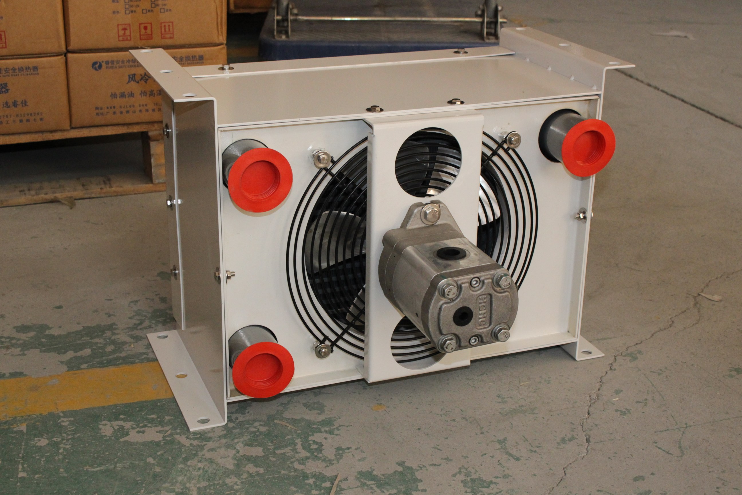 船舶齒輪箱：<font color='red'>油冷散熱器</font>如何應對海洋嚴苛環境