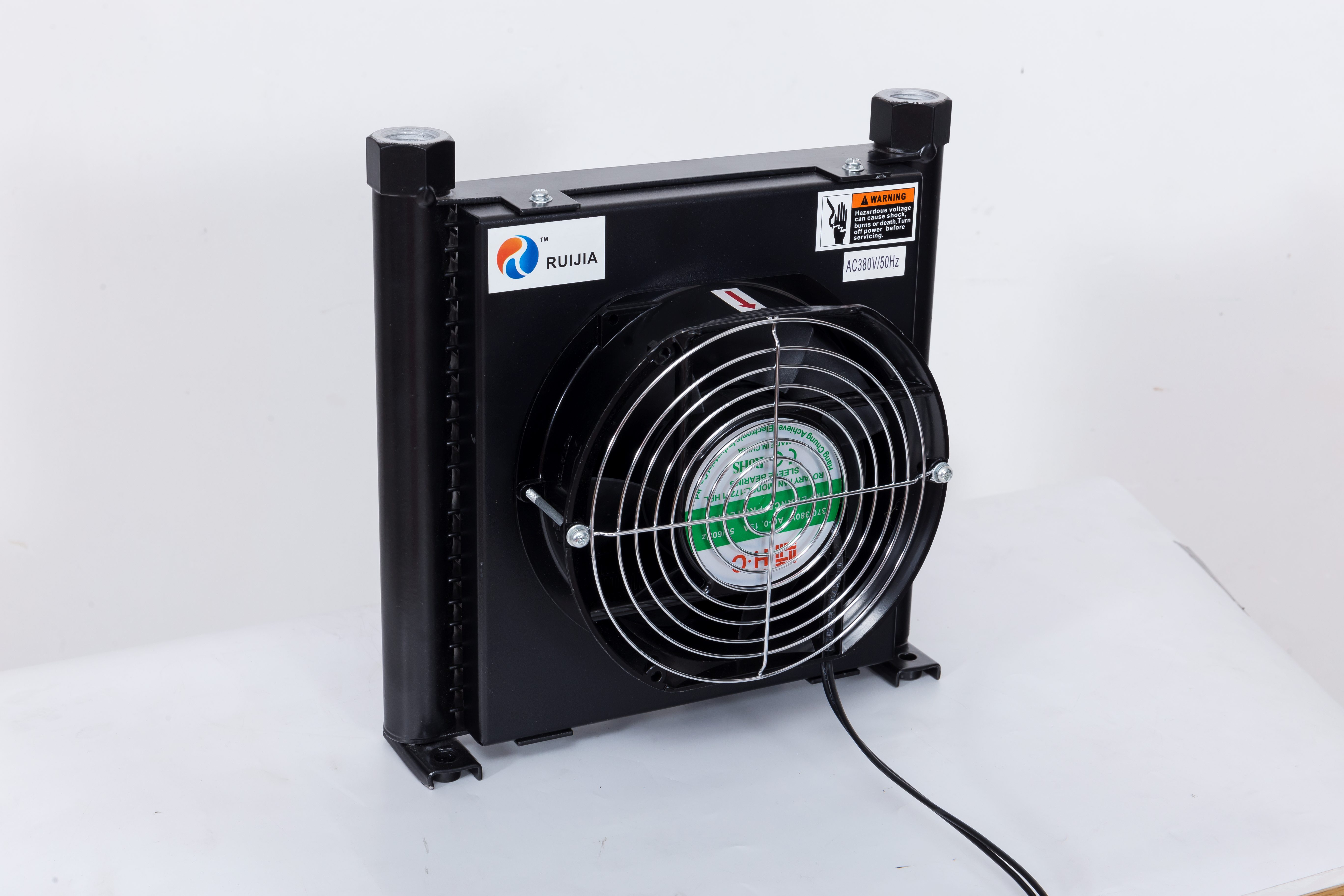 掃地車<font color='red'>液壓油散熱器</font>故障排查與低噪音選型指南